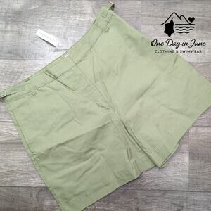 Kim Rogers Flat Front Shorts Size 16